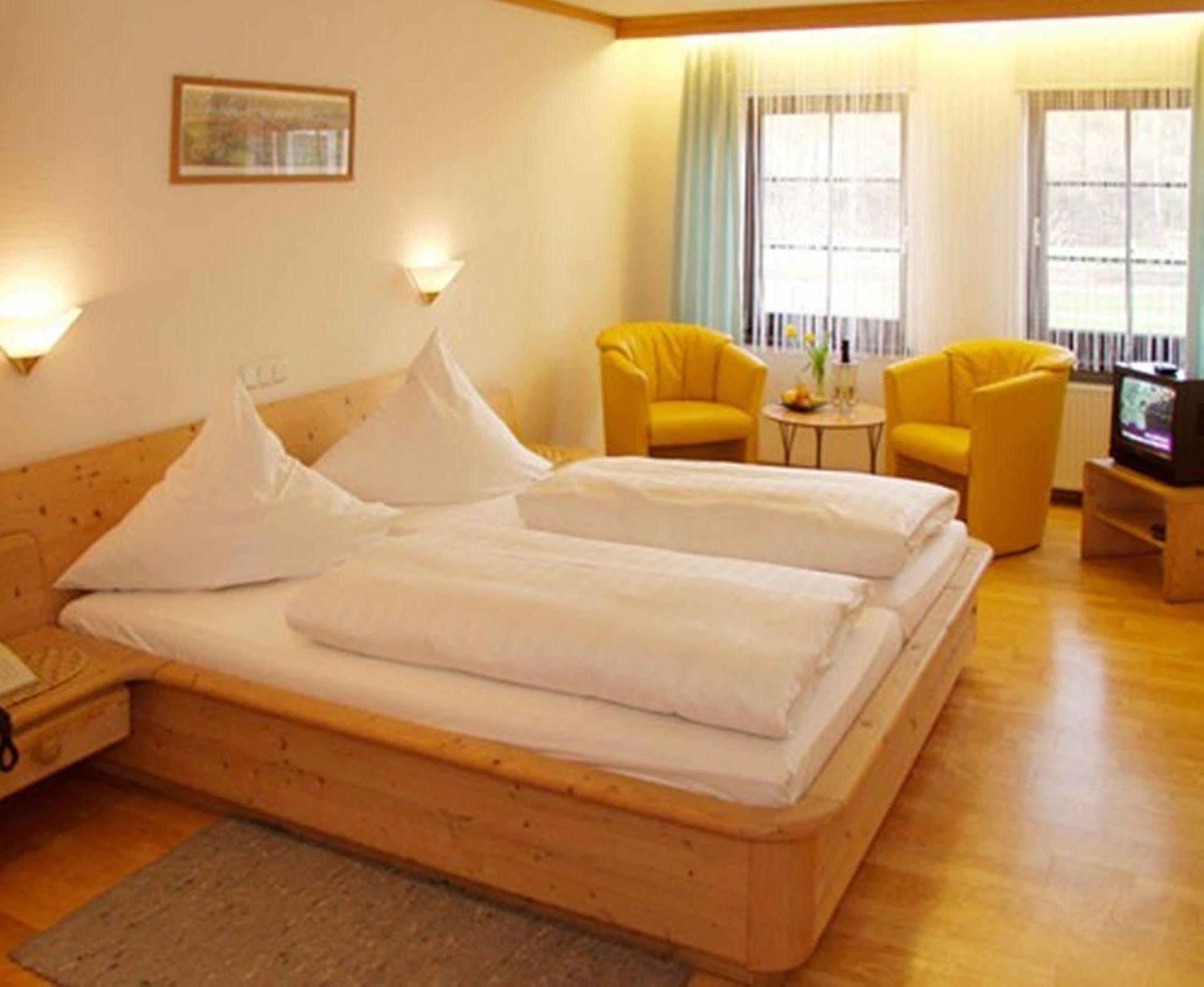 Landgasthof Goldene Rose Grub am Forst Luaran gambar